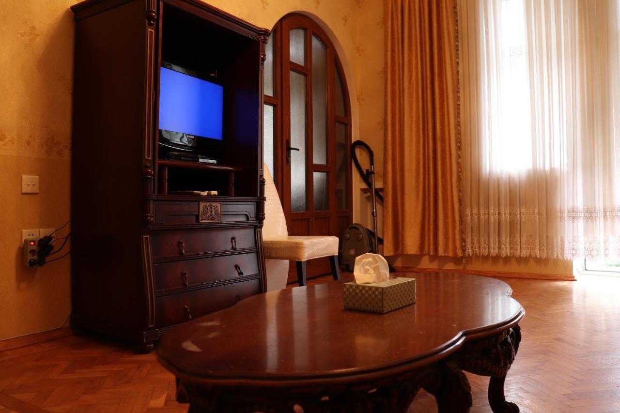 Between 28may Metro Station And National Boulevard Seaside Park Apartment Baku