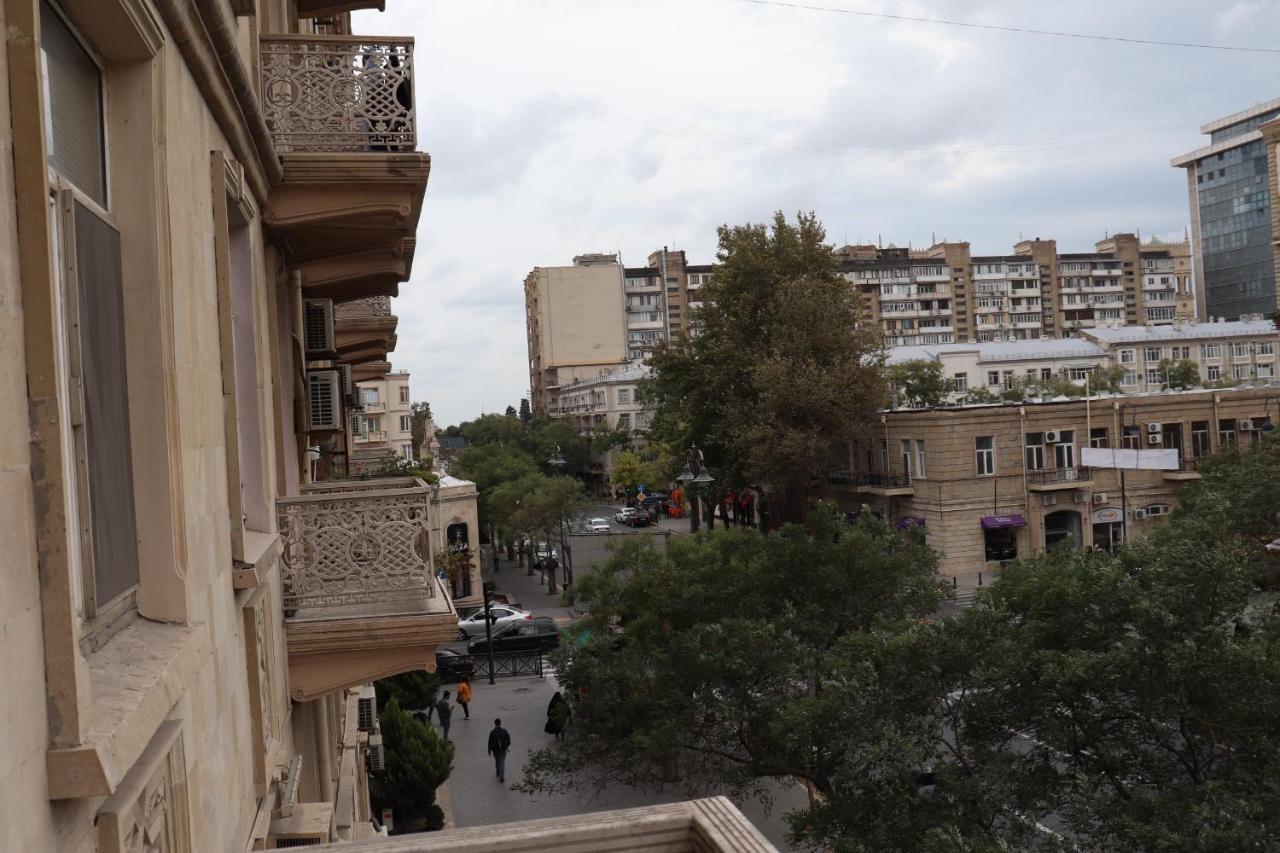 Between 28may Metro Station And National Boulevard Seaside Park * Baku