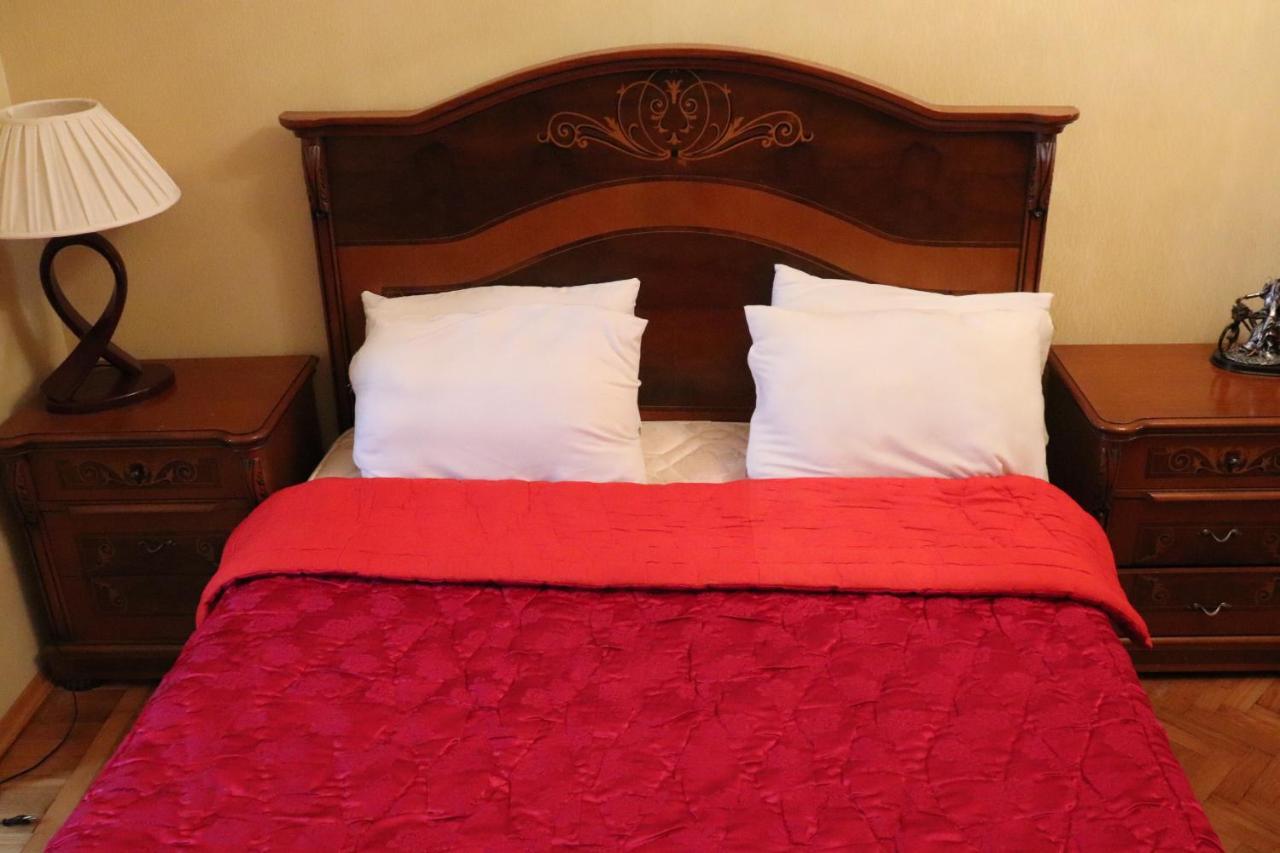 Between 28may Metro Station And National Boulevard Seaside Park Apartment Baku